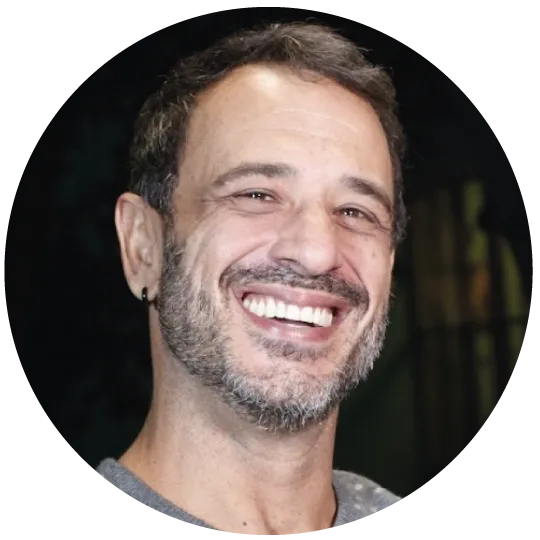 Retrato de Marco Jaramillo, director de El Poblado en Historias, medio comunitario de la Comuna 14 en Medellín.